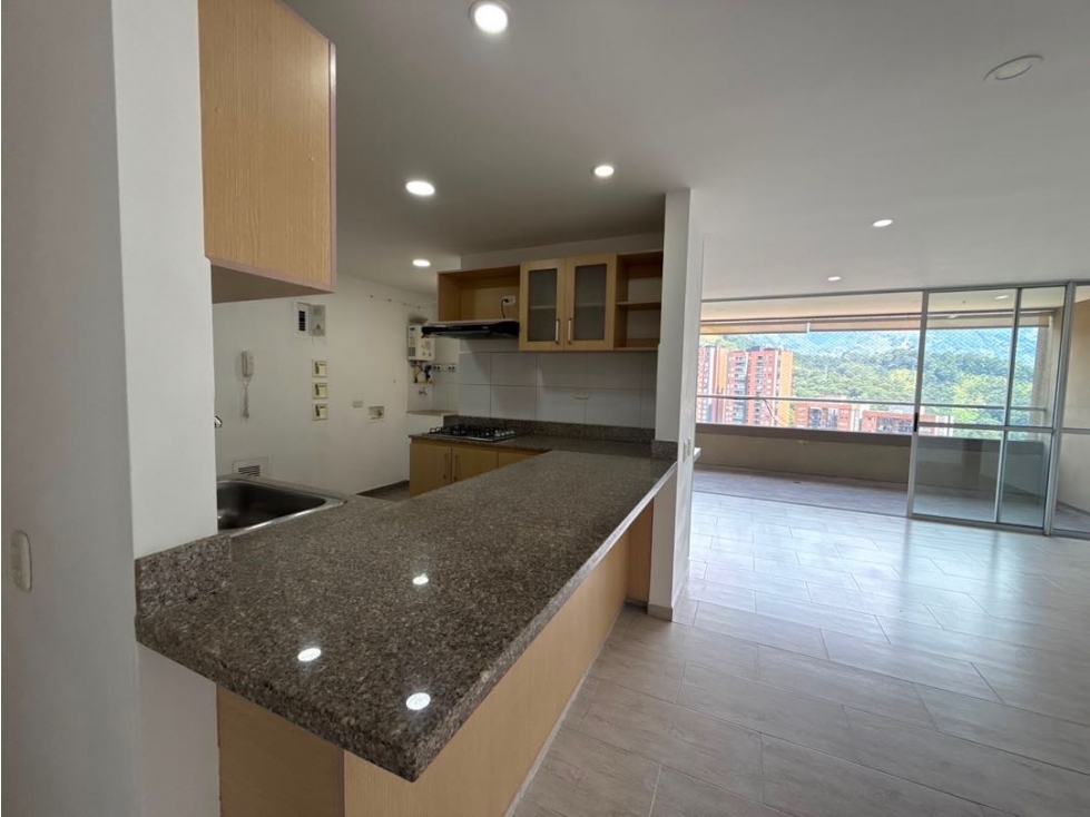 SE VENDE APTO SABANETA, PARTE BAJA DE LA LOMA DE SAN JOSÉ. — foto 3