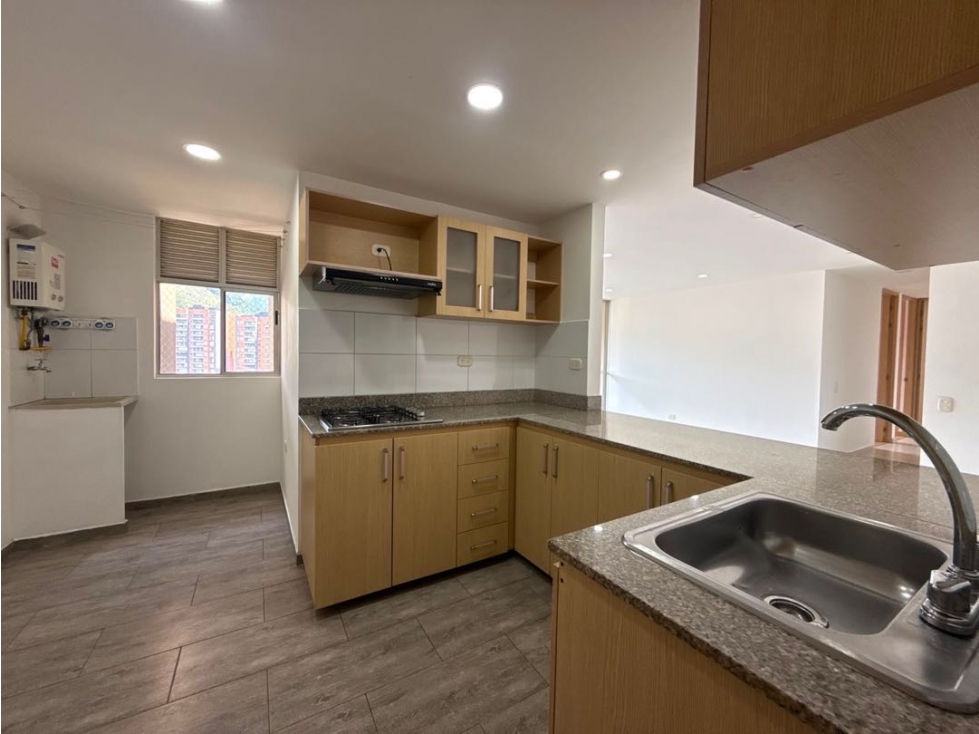SE VENDE APTO SABANETA, PARTE BAJA DE LA LOMA DE SAN JOSÉ. — foto 4