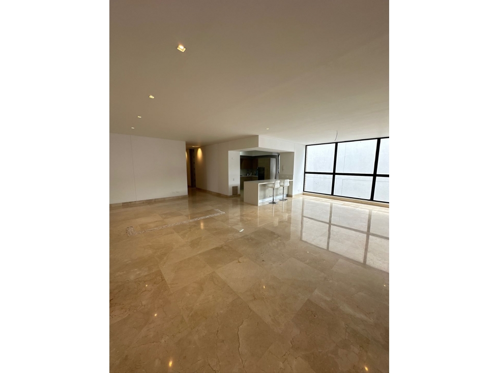 Se vende apto Santa Rita piso alto