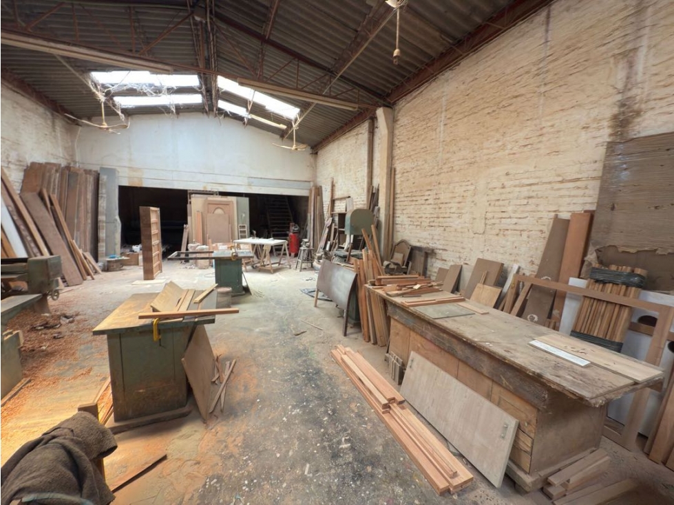 SE VENDE BODEGA BIEN UBICADA EN BARRIO CAMBULOS