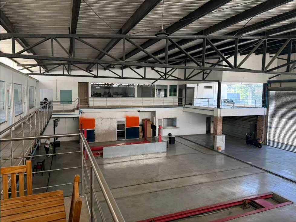 SE VENDE BODEGA EN COPACABANA. AUTOPISTA SUR - NORTE - 6