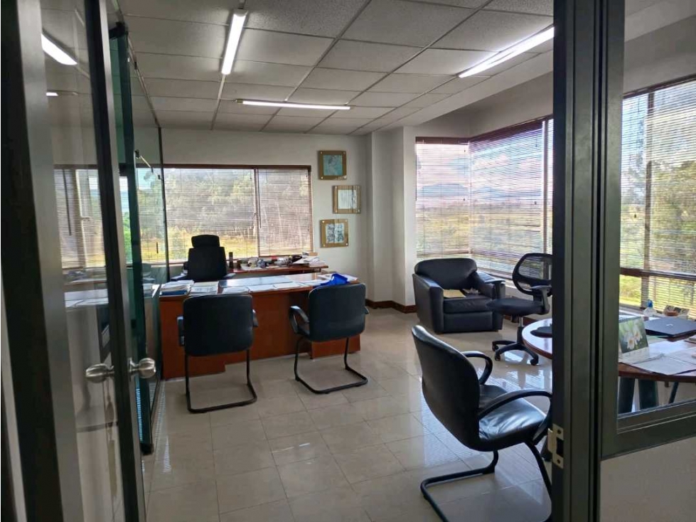 Se vende bodega en zona franca Fontibón de 2039m² — foto 5