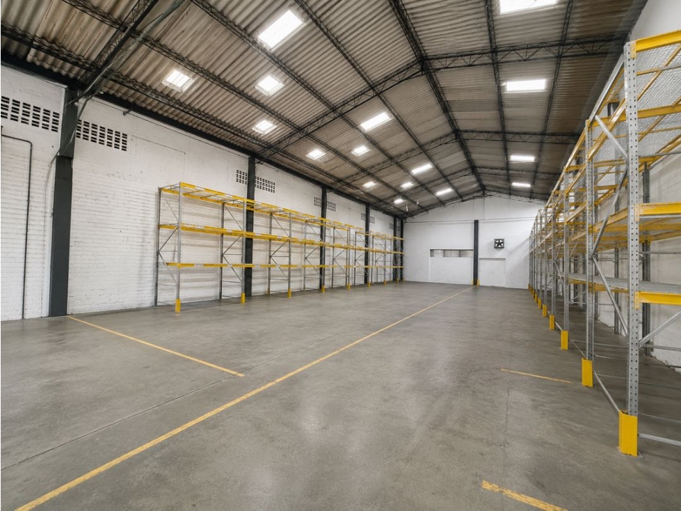 Se Vende Bodega rentando en Guayabal - Única en el sector