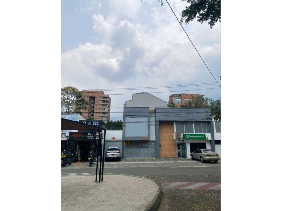 Se vende bodega en Medellín sector Poblado