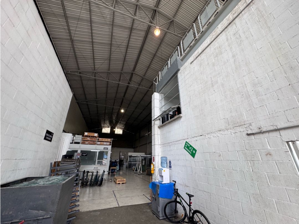 SE VENDE BODEGA EN PARQUE INDUSTRIAL VARIANTE CALDAS
RENTADA - 6