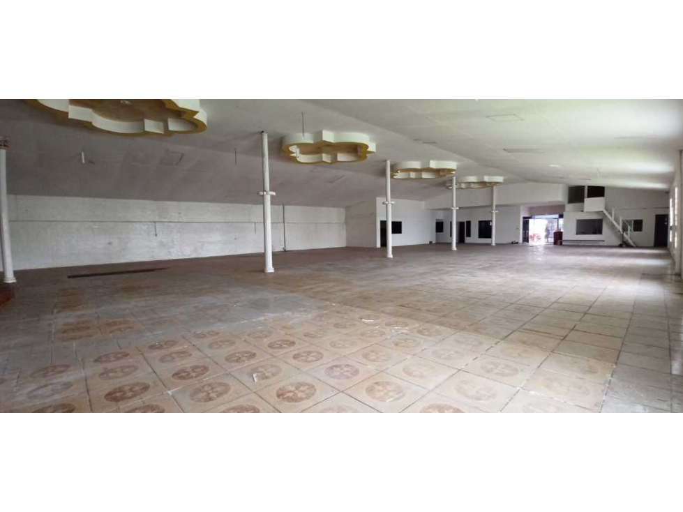 SE ALQUILA BODEGA EN RIO ABAJO >>ENTREGA INMEDIATA<<