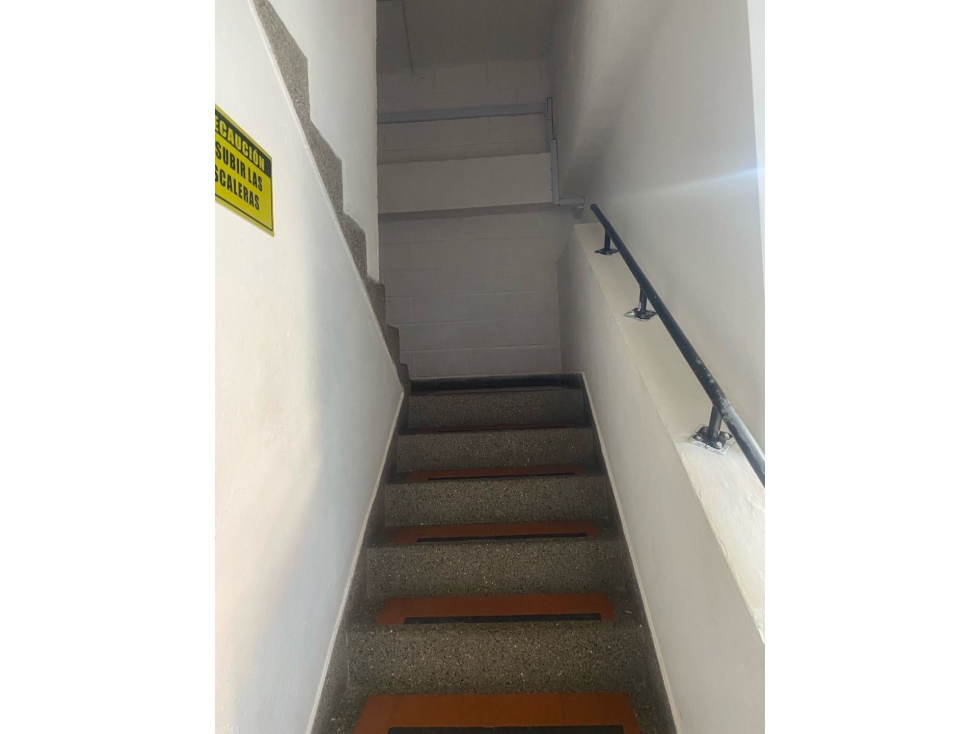 Se vende bodega en sabaneta, unidad cerrada. - 5