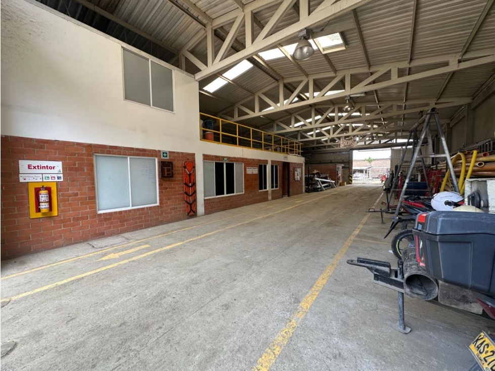 SE VENDE BODEGA EN ZONA INDUSTRIAL CANDELARIA LM - 1