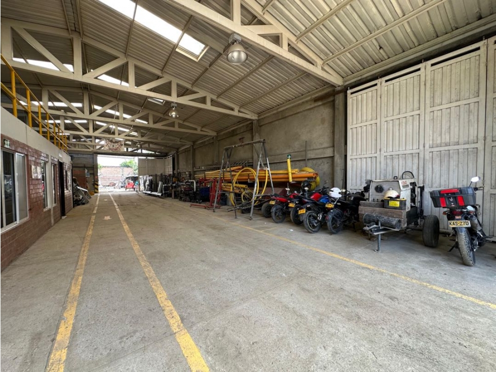SE VENDE BODEGA EN ZONA INDUSTRIAL CANDELARIA LM - 2