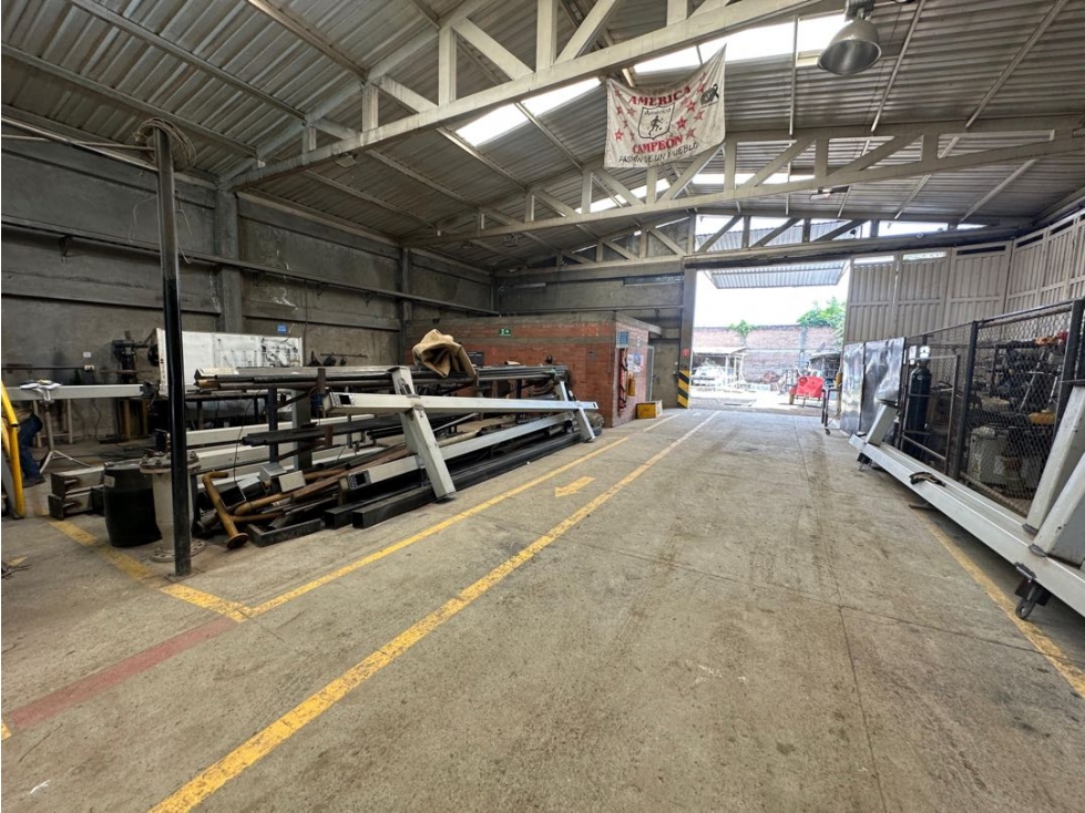 SE VENDE BODEGA EN ZONA INDUSTRIAL CANDELARIA LM - 3