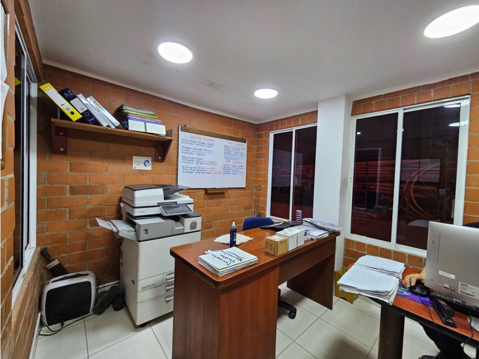 SE VENDE BODEGA EN ZONA INDUSTRIAL CANDELARIA LM - 5