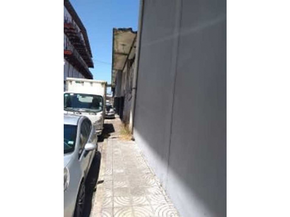 SE VENDE BODEGA EN ZONA LIBRE - 3