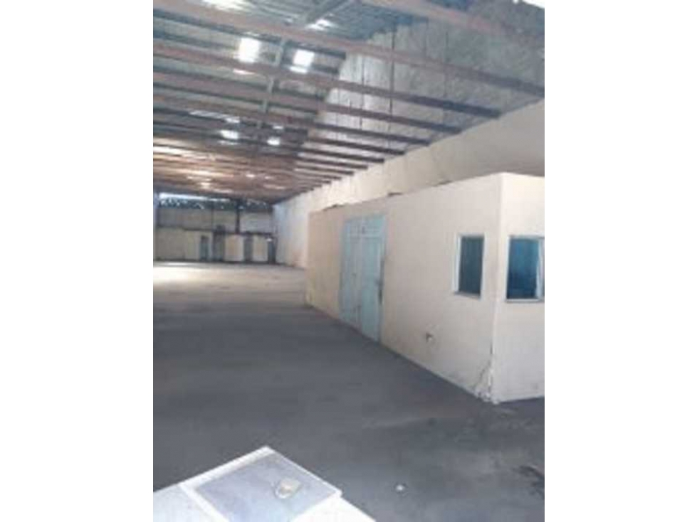 SE VENDE BODEGA EN ZONA LIBRE - 4