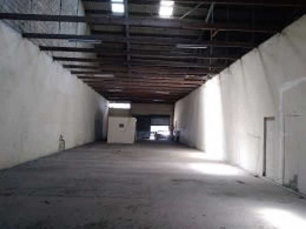 SE VENDE BODEGA EN ZONA LIBRE - 5