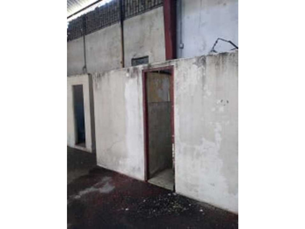 SE VENDE BODEGA EN ZONA LIBRE - 6