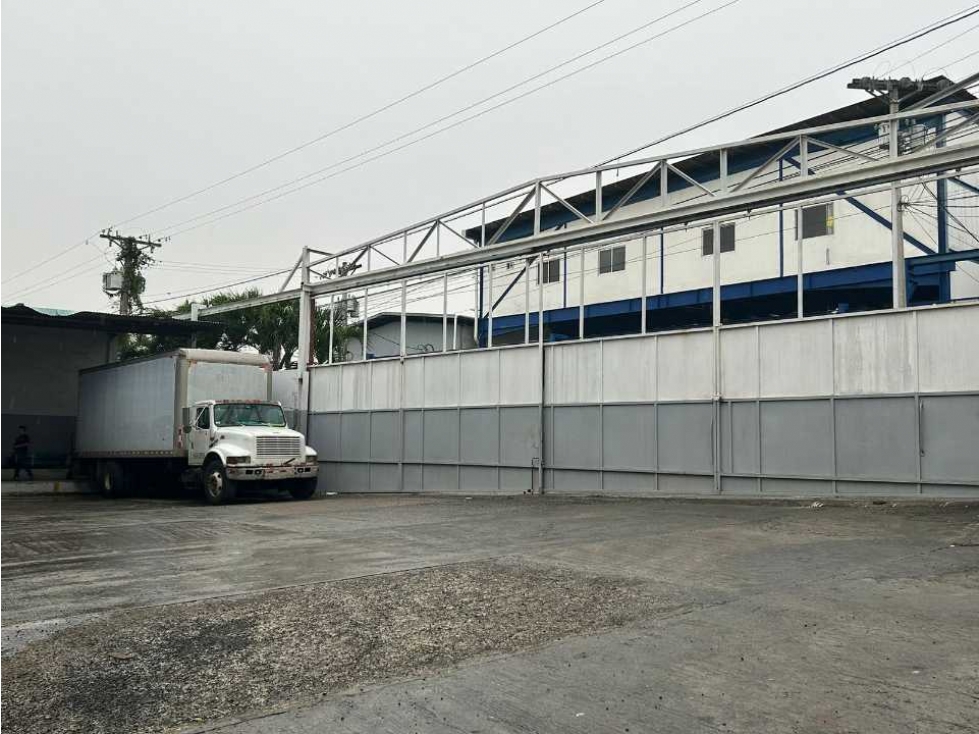 SE VENDE BODEGA INDUSTRIAL RIO ABAJO