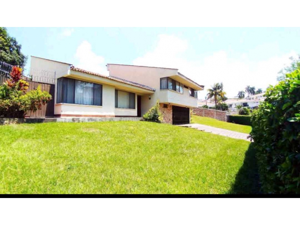 SE VENDE CASA EXTERNA EN CIUDAD JARDIN PARA REMODELAR — foto 2