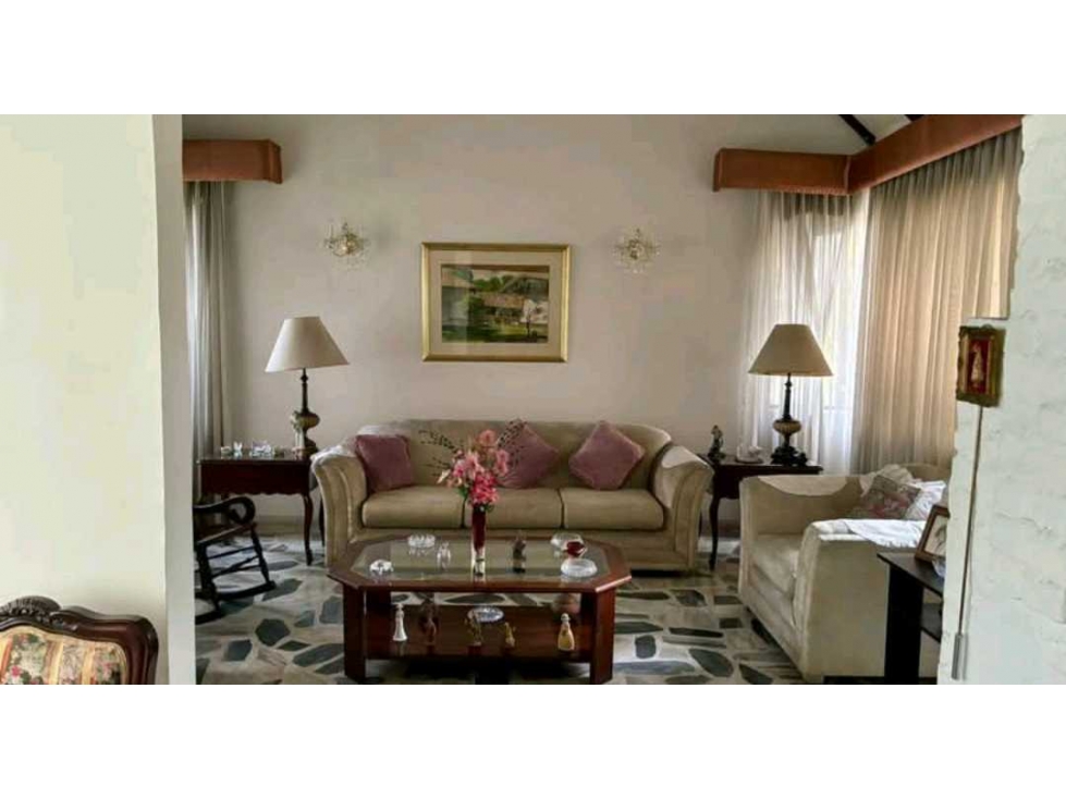 SE VENDE CASA EXTERNA EN CIUDAD JARDIN PARA REMODELAR — foto 6