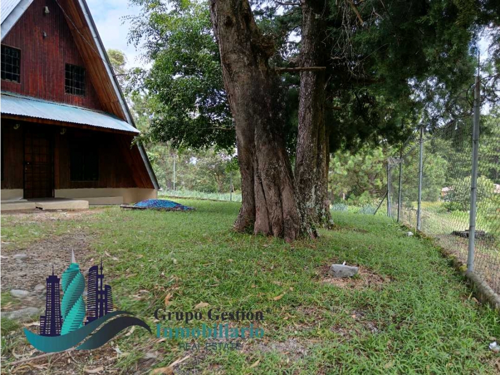 SE VENDE CABAÑA 1200 M2
