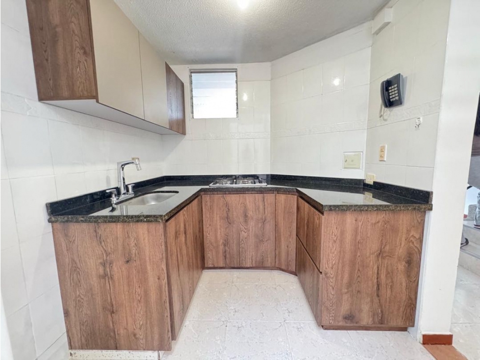 SE VENDE CASA EN EL SECTOR DE LA CRQ