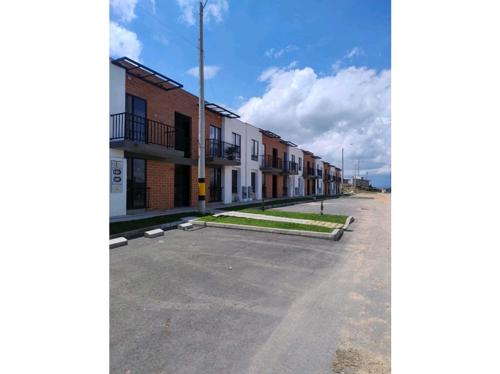 SE VENDE CASA 1 PISO UNIDAD ABIERTA, EN EL CARMEN DE VIBORAL,ESTRENAR