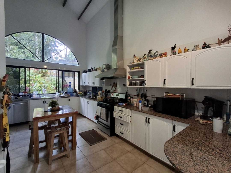 SE VENDE CASA $300,000.00 EN RESIDENCIAL PRIVADO ALTOS DE CERRO AZUL - 4
