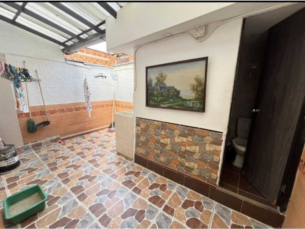 SE VENDE CASA 3 PISO EN ENVIGADO BARRIO LOS NARANJOS. — foto 3