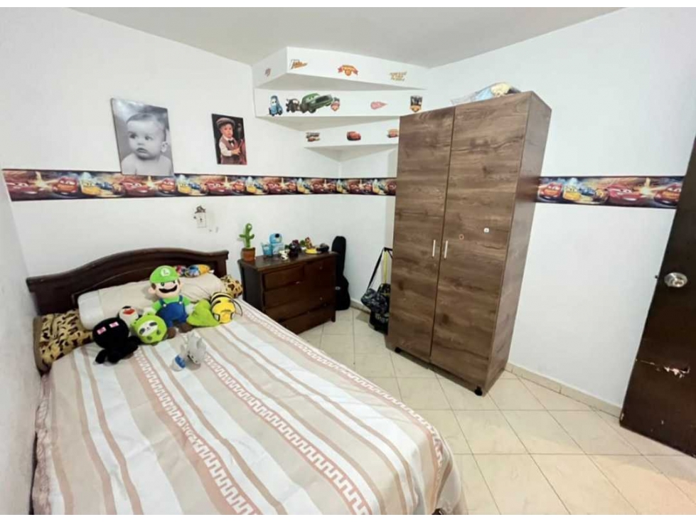 SE VENDE CASA 3 PISO EN ENVIGADO BARRIO LOS NARANJOS. — foto 4