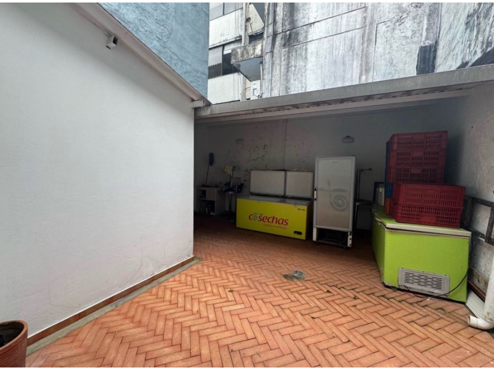 Se vende casa a media cuadra av 40 frente llanocentro — foto 6