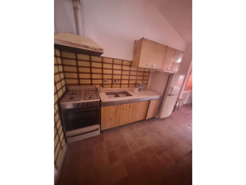 Se vende casa a remodelar ideal para renta Centro - 2