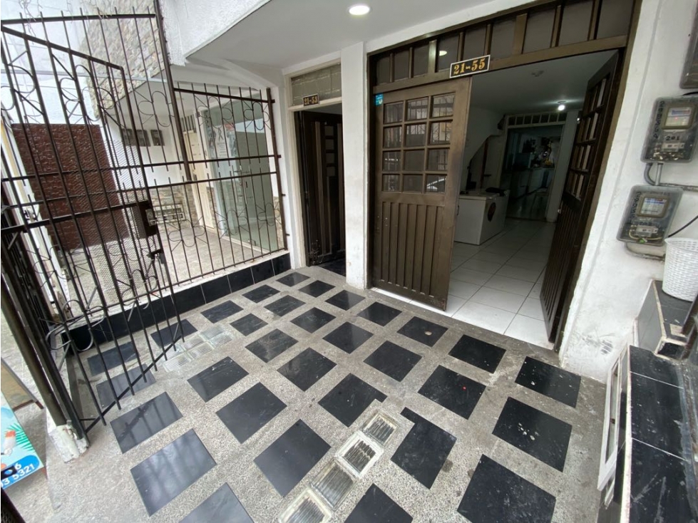 Se vende casa a una cuadra de la plaza principal, Calarcá