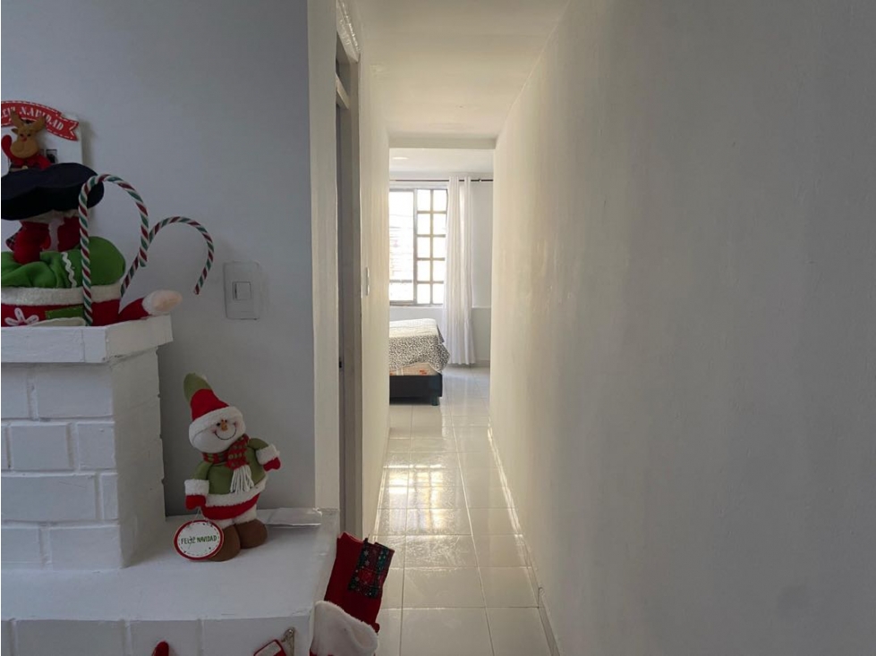 Se vende casa a una cuadra de la plaza principal, Calarcá — foto 3