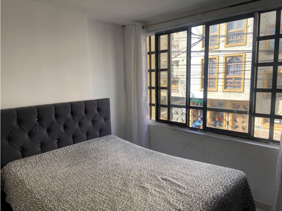 Se vende casa a una cuadra de la plaza principal, Calarcá — foto 5