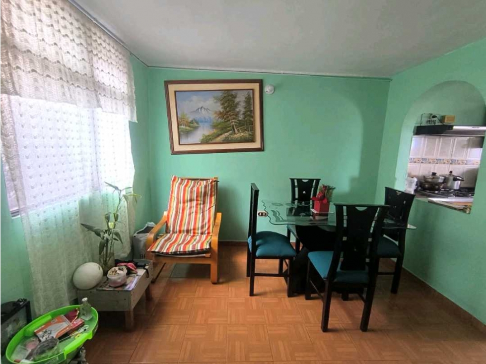 SE VENDE CASA AMPLIA CON TERRAZA EN CASTILLA MEDELLÍN — foto 2