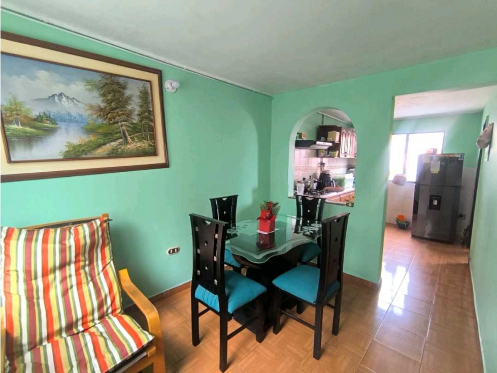 SE VENDE CASA AMPLIA CON TERRAZA EN CASTILLA MEDELLÍN — foto 3