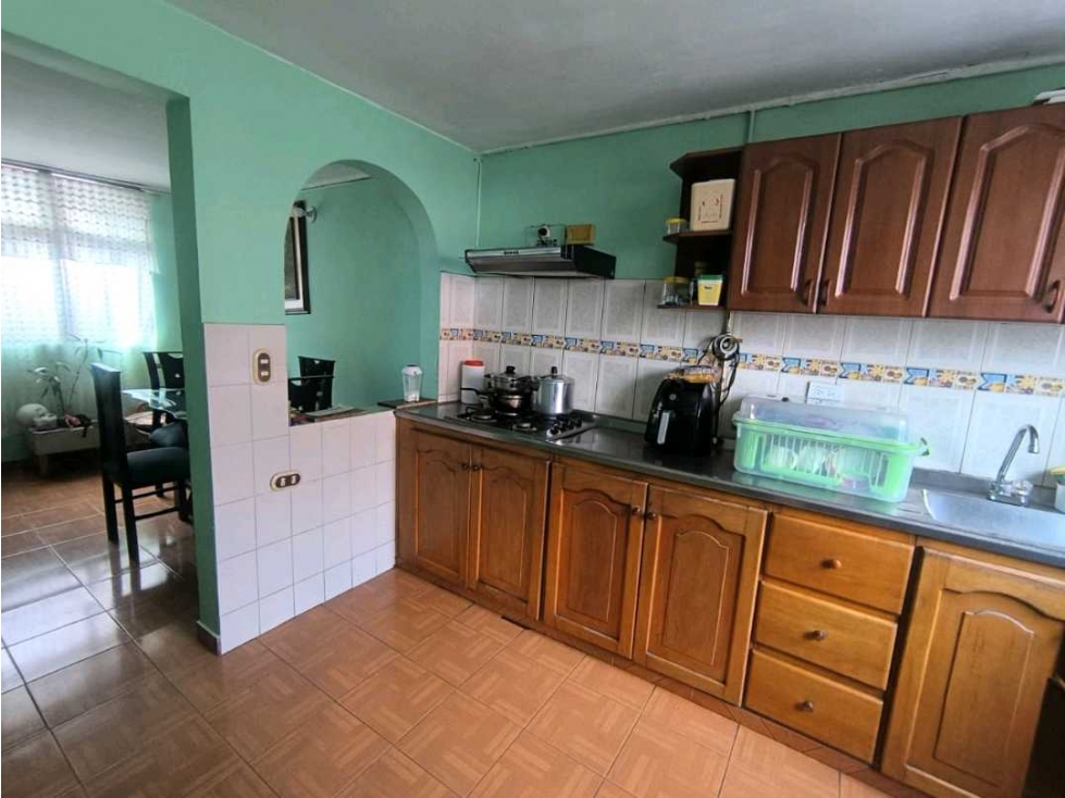 SE VENDE CASA AMPLIA CON TERRAZA EN CASTILLA MEDELLÍN — foto 4