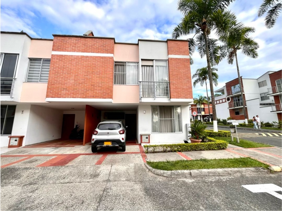 SE VENDE CASA AV SUR