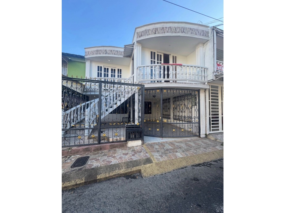 Se vende casa barrio el remanso dos cuadras del estadio