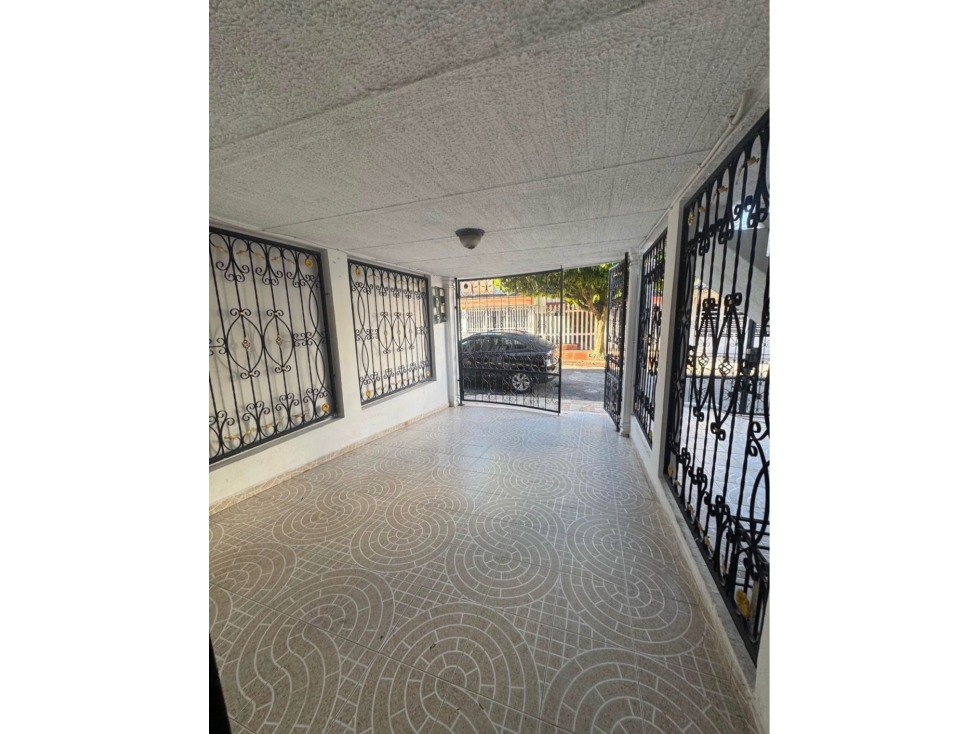 Se vende casa barrio el remanso dos cuadras del estadio — foto 2