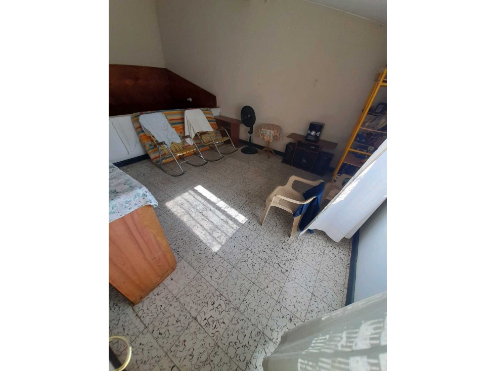 SE VENDE CASA BARRIO SAN JOAQUIN (ZONA COMERCIAL) - 3