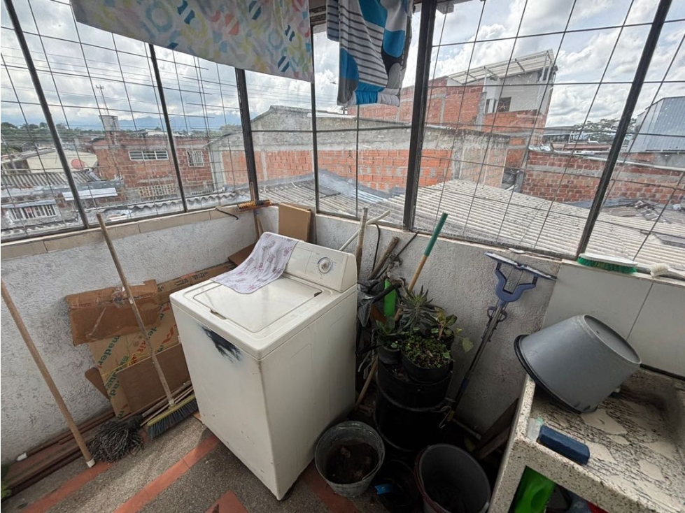 SE VENDE CASA BIFAMILIAR. BARRIO VILLA DEL CARMEN, via pueblo Tapao. — foto 3