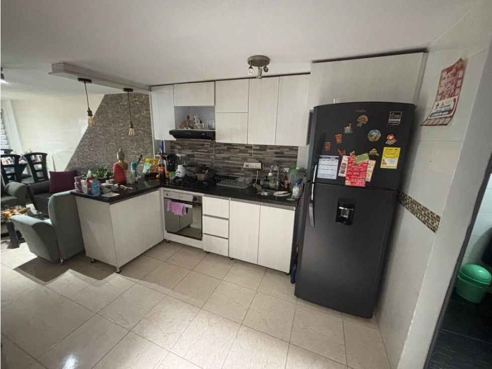 SE VENDE CASA BIFAMILIAR. BARRIO VILLA DEL CARMEN, via pueblo Tapao. — foto 4