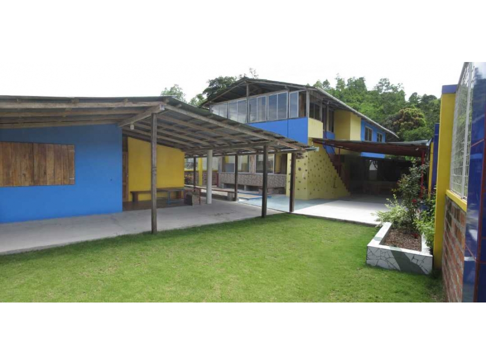 SE VENDE CASA BIFAMILIAR EN ATACAMES CERCA DE LA PLAYA - 2