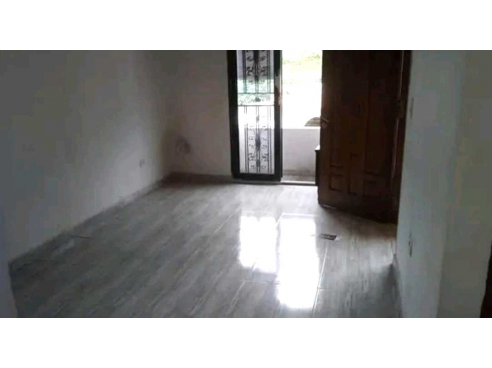 SE VENDE CASA BIFAMILIAR EN COPACABANA BARRIO CRISTO REY — foto 2