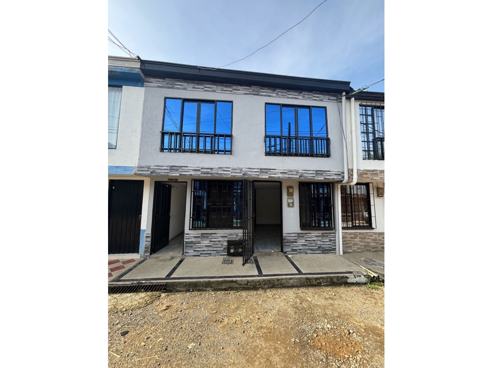 SE VENDE CASA BIFAMILIAR EN EL LIMONAR DOSQUEBRADAS