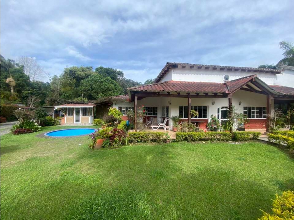 Se Vende/Alquila Casa Campestre KM 6 Via Armenia Pereira