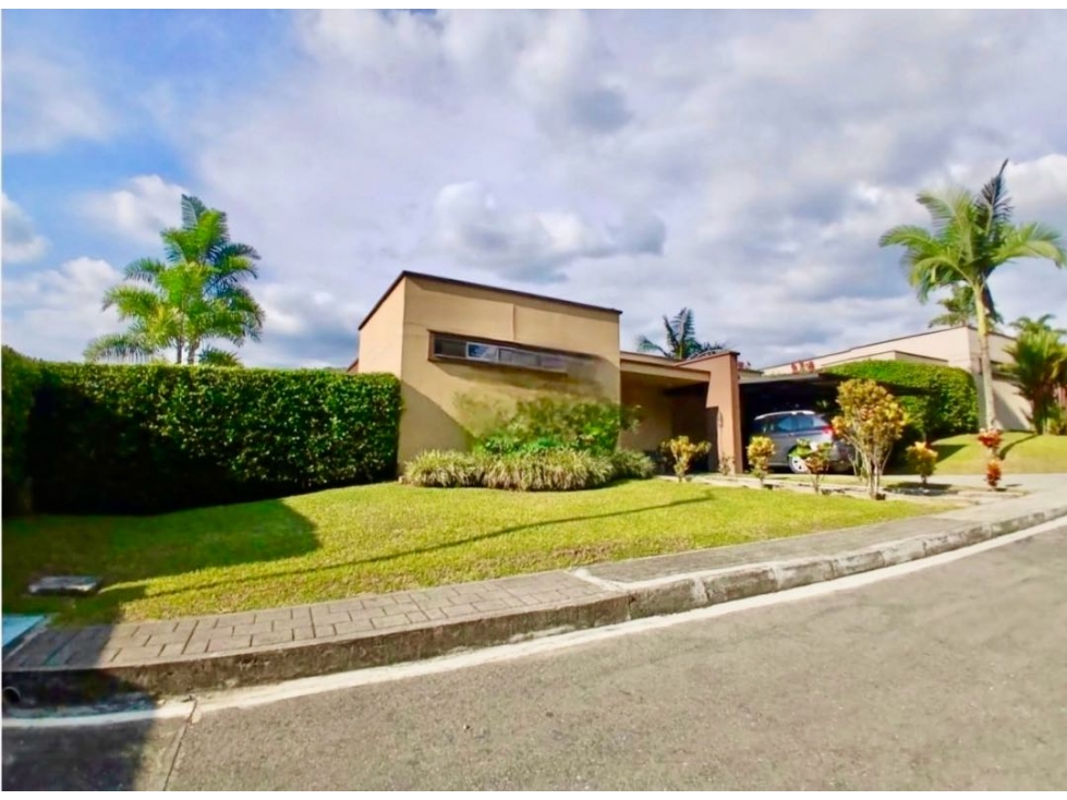 Se vende CASA CAMPESTRE conj cerrado ( AEROPUERTO)Armenia Quindío . - 2