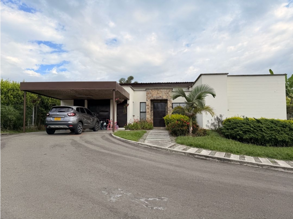 SE VENDE CASA CAMPESTRE CERCA AL CLUB CAMPESTRE — foto 2