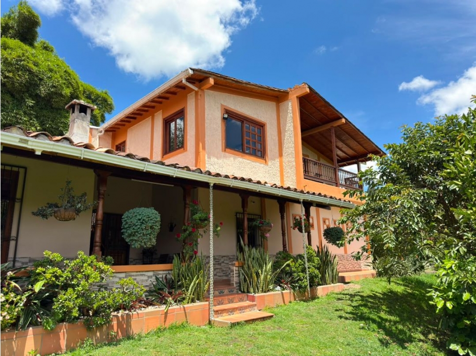 Se vende casa campestre cerca al aeropuerto en Guarne