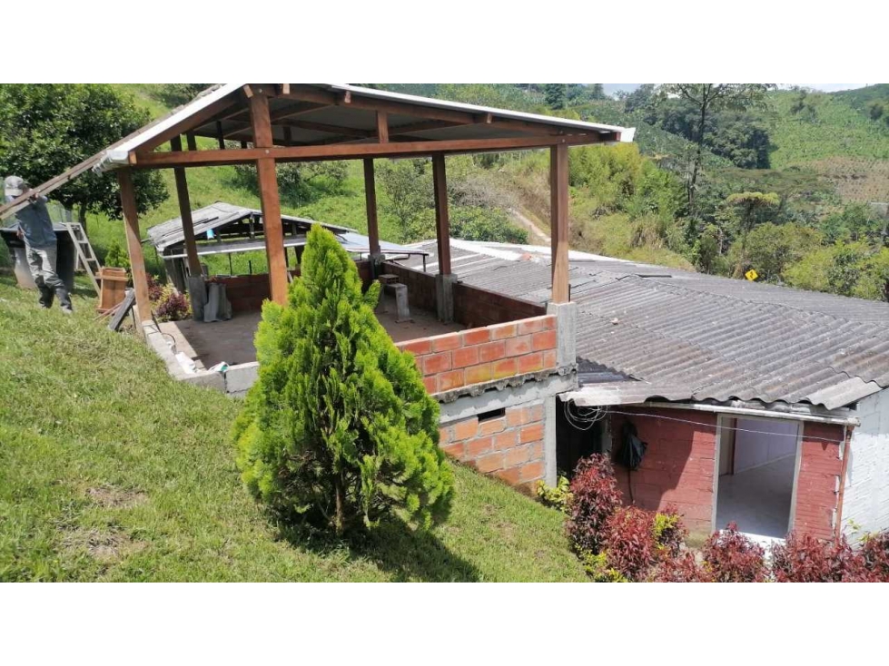 SE VENDE CASA CAMPESTRE COMBIA - 4